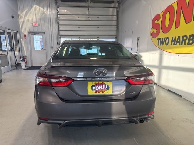 Used 2023 Toyota Camry SE FWD image 3