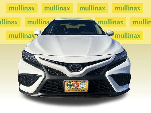 Used 2021 Toyota Camry SE w/ Cold Weather Package image 15