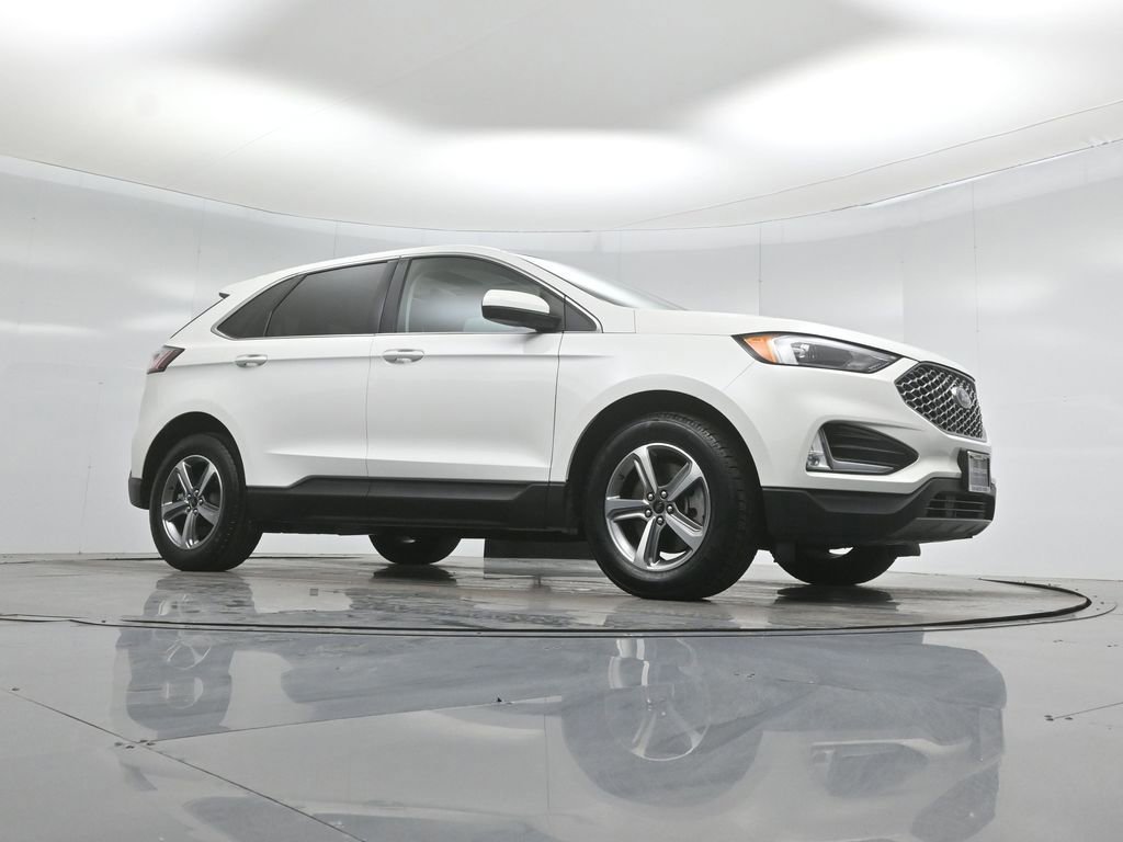 Certified 2023 Ford Edge SEL w/ Convenience Package AWD/4WD image 2