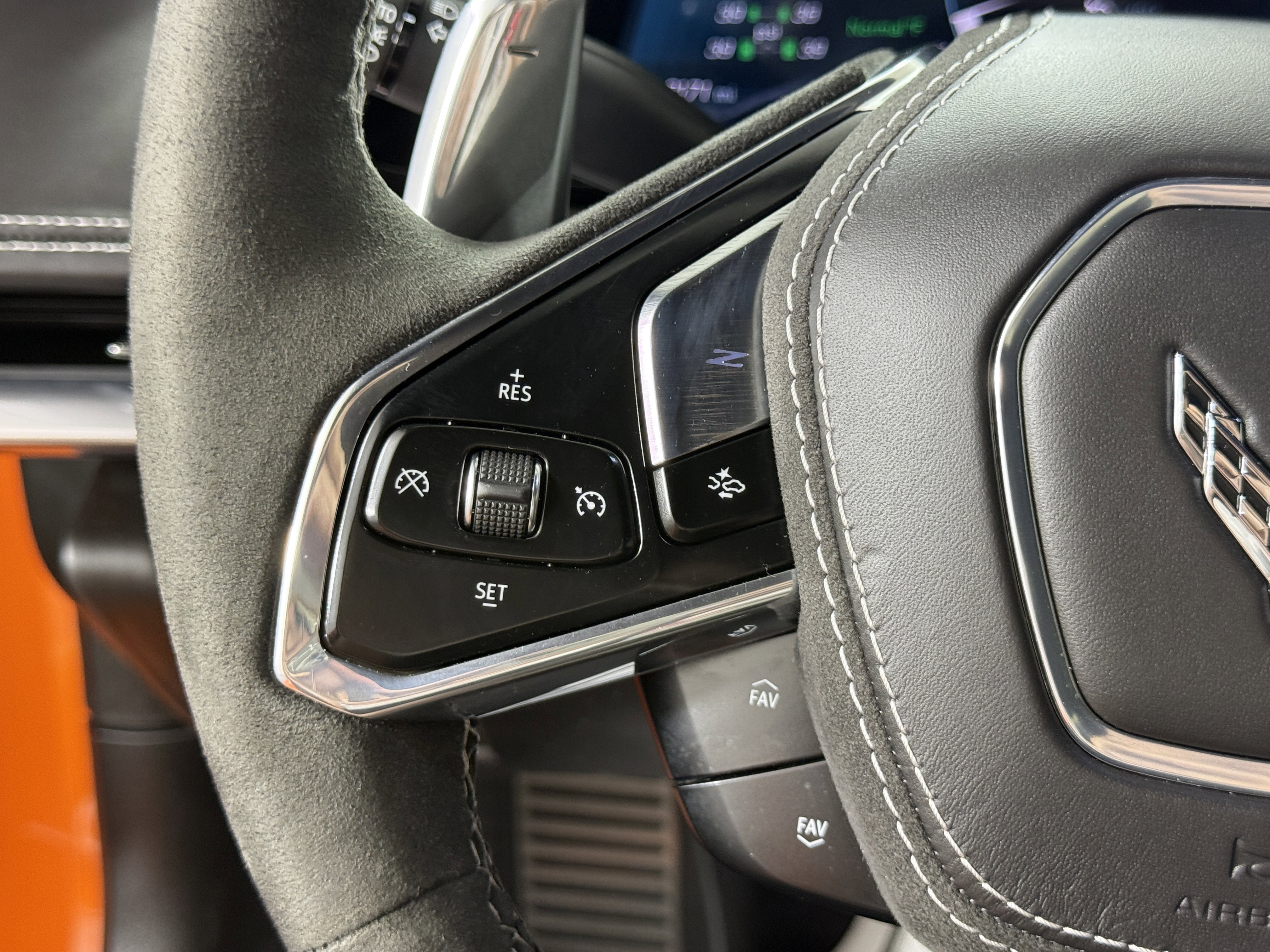 Used 2024 Chevrolet Corvette Stingray Premium Conv w/ Battery Protection Package image 24