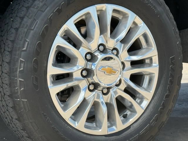 Used 2022 Chevrolet Silverado 2500 High Country AWD/4WD image 15