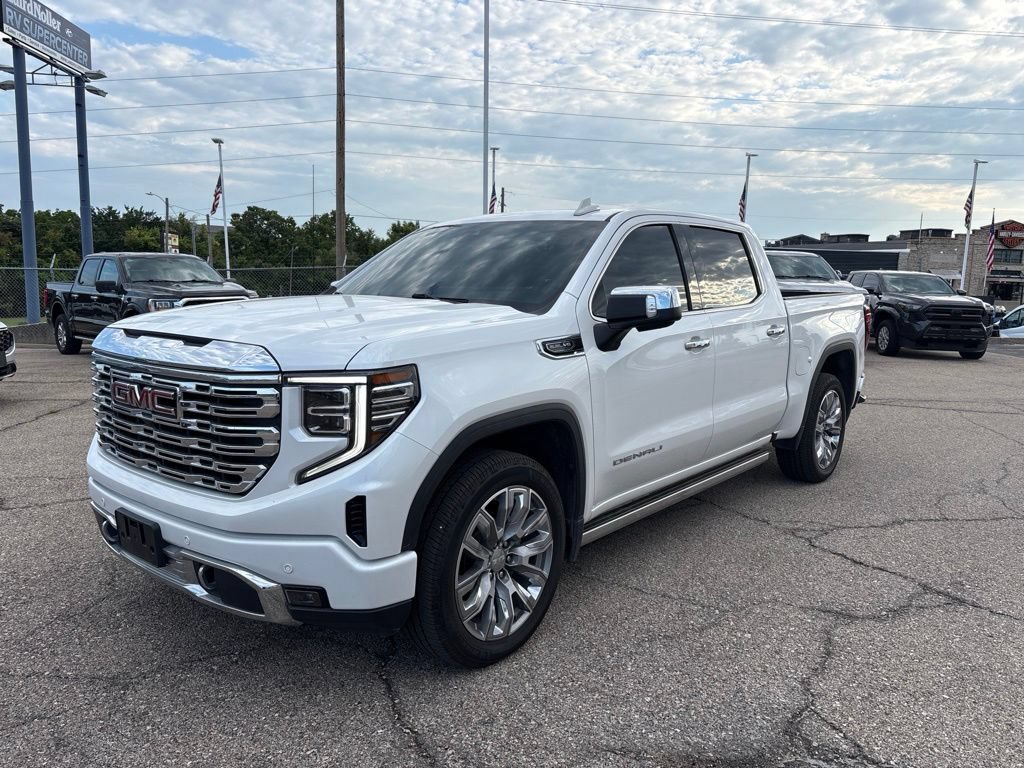 Used 2024 GMC Sierra 1500 Denali w/ Denali Reserve Package AWD/4WD image 3