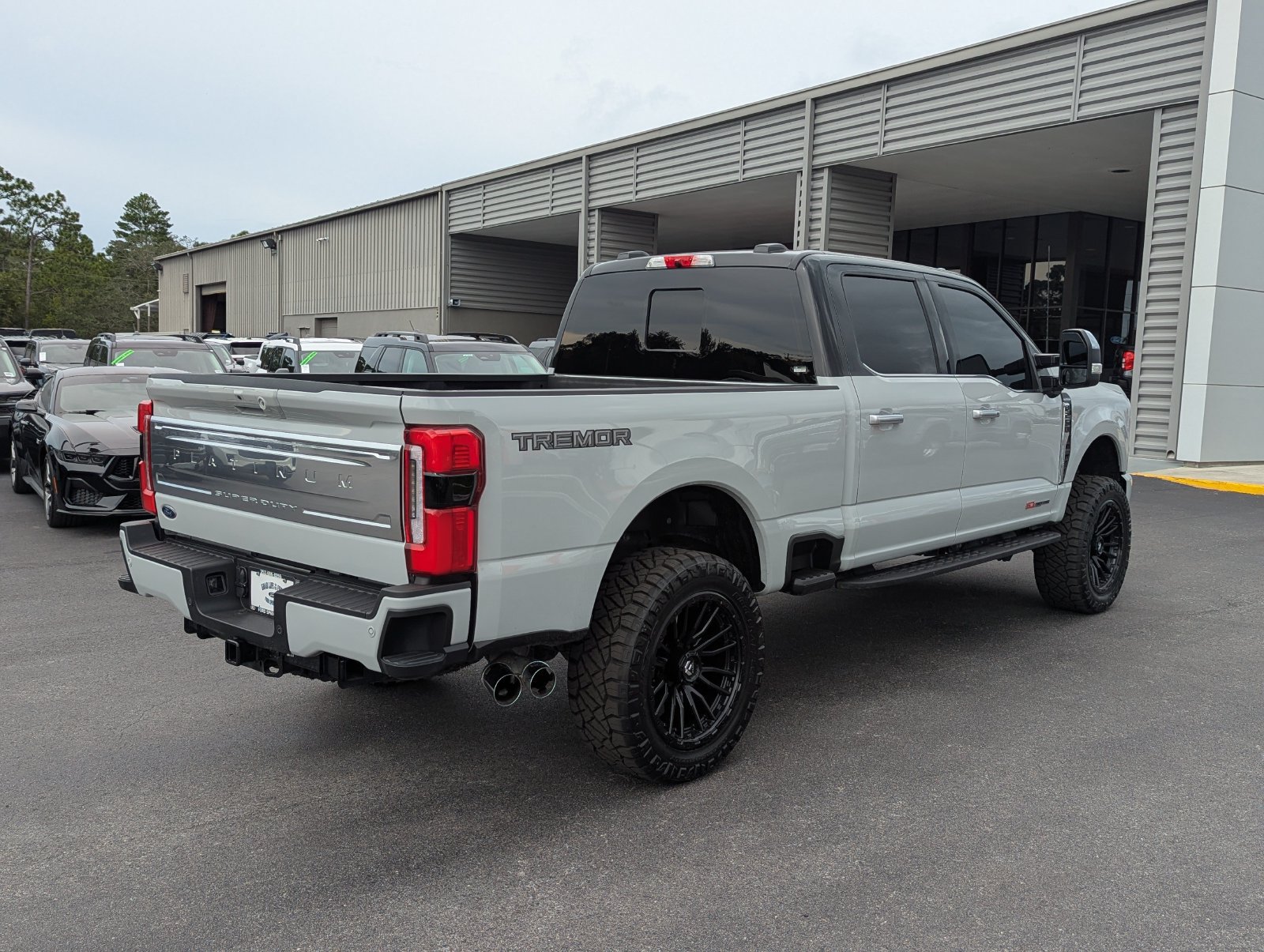Certified 2026 Ford F250 Platinum w/ Platinum Plus Package AWD/4WD image 3