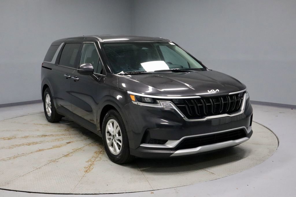 Used 2024 Kia Carnival LX image 7