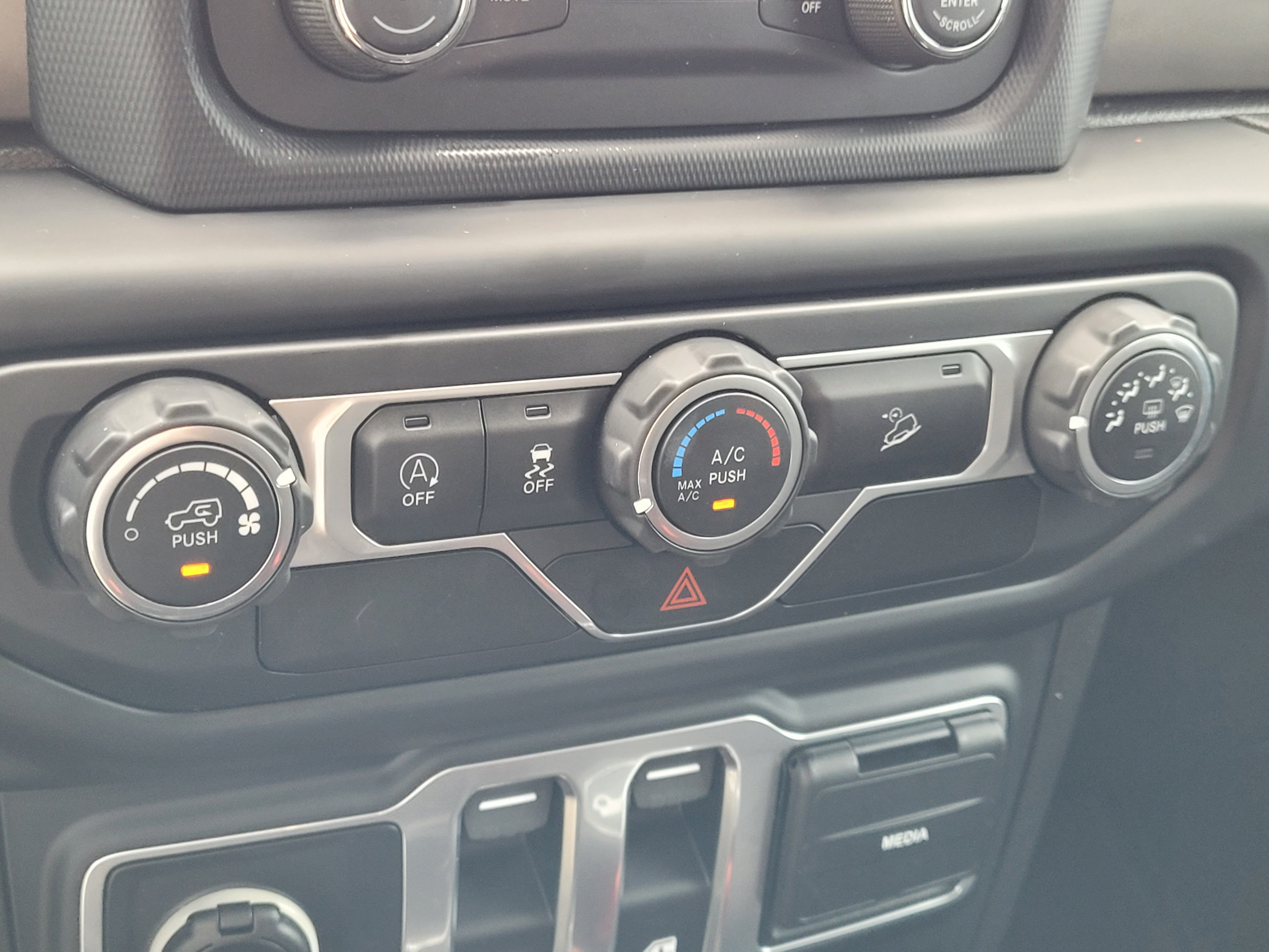 Used 2019 Jeep Wrangler Sport AWD/4WD image 21