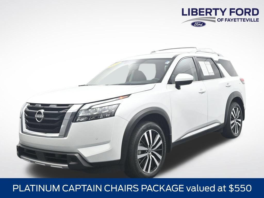 Used 2025 Nissan Pathfinder Platinum FWD image 1