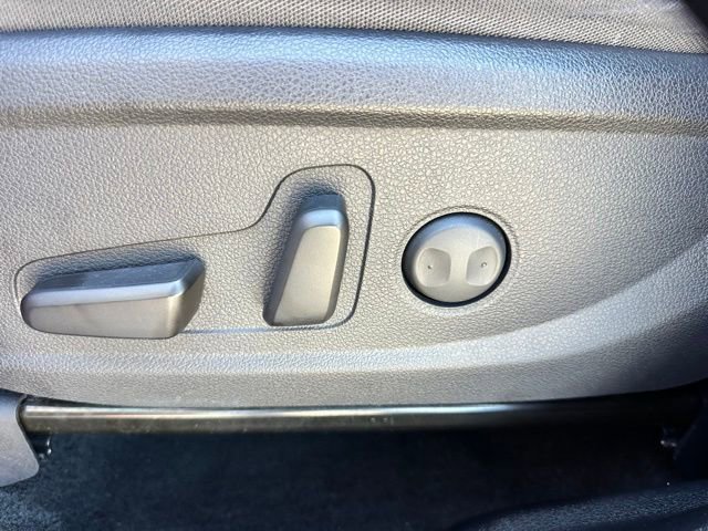 Used 2020 Hyundai Santa Fe SEL w/ Convenience Package image 12