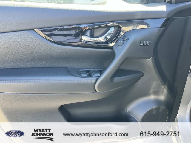 Used 2022 Nissan Rogue Sport SV w/ Technology Package image 24