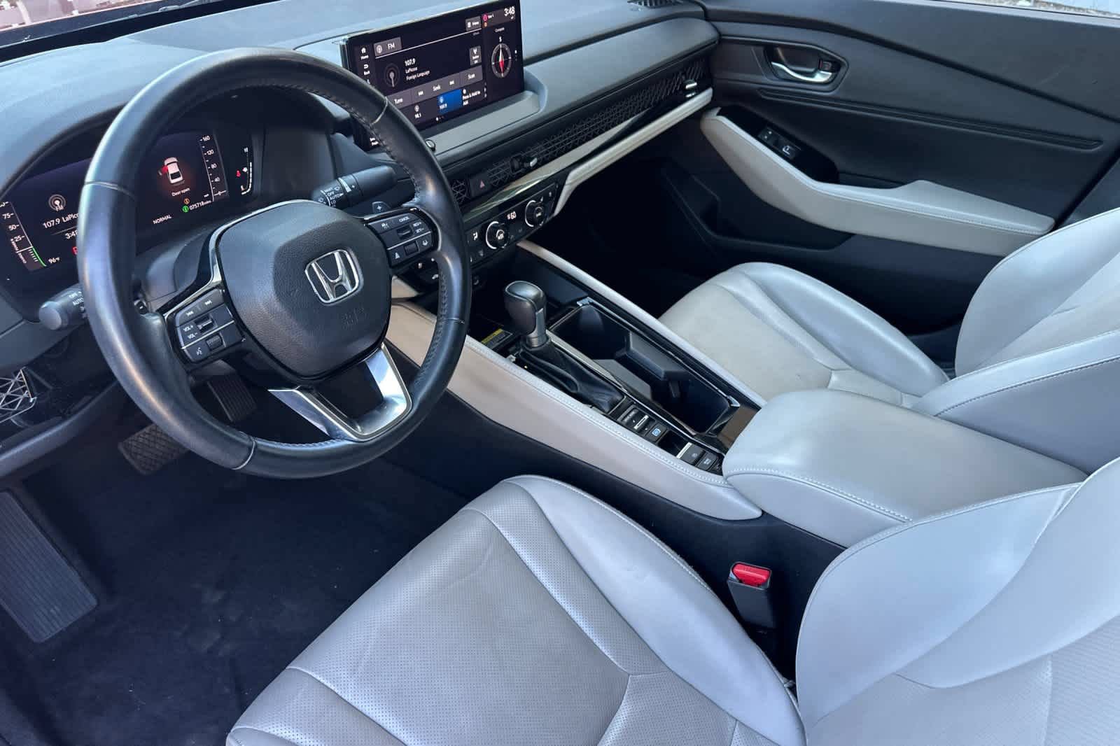 Used 2023 Honda Accord Touring image 12