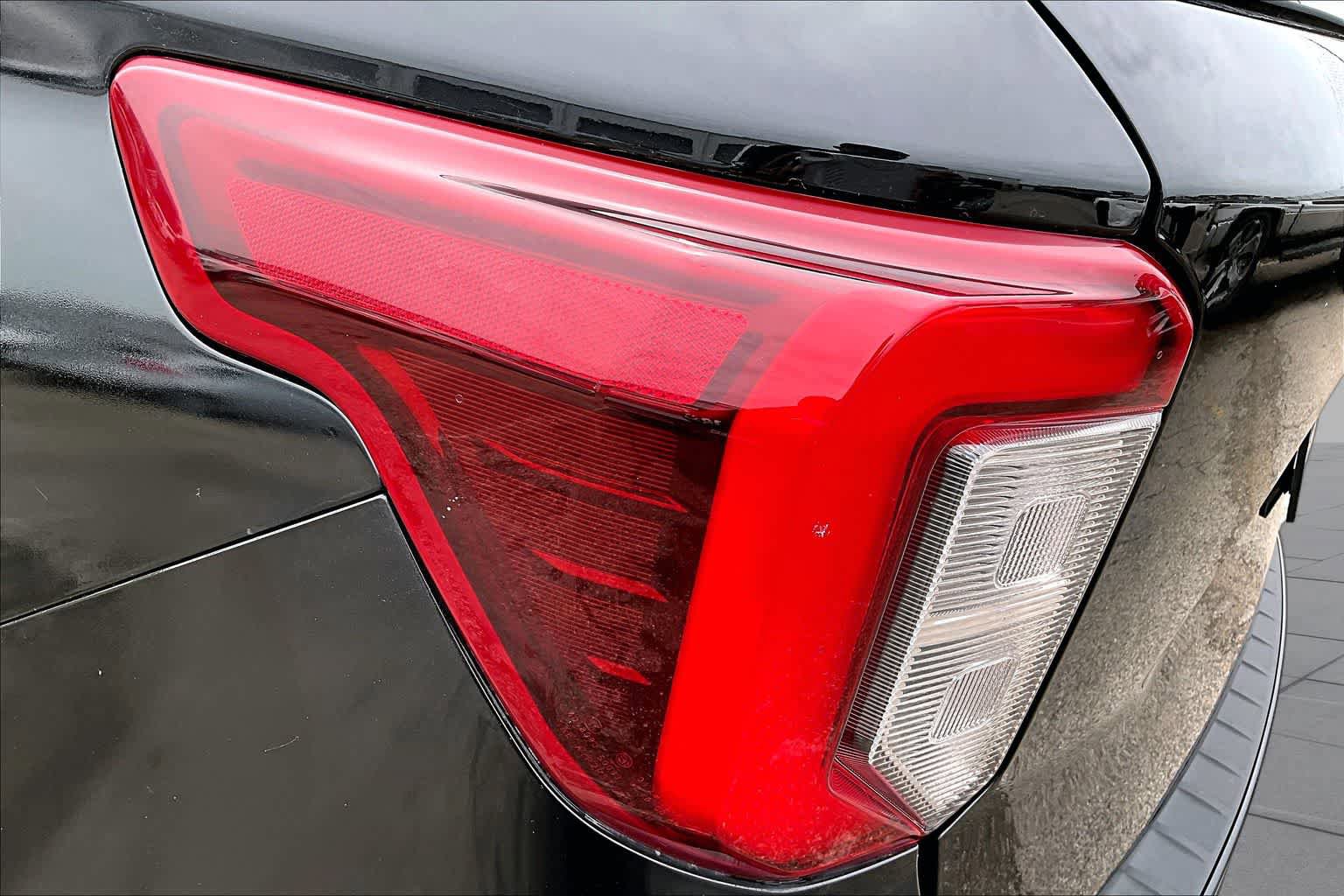 Certified 2024 Ford Explorer ST-Line w/ Class IV Trailer Tow Package AWD/4WD image 28