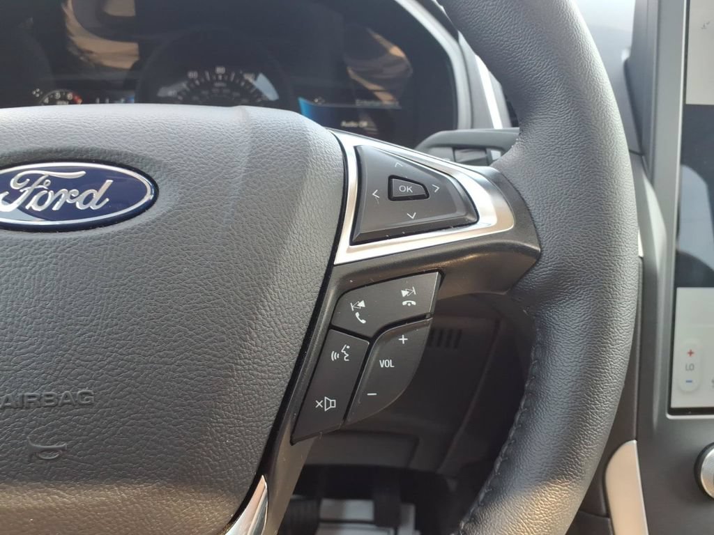 Certified 2024 Ford Edge SEL w/ Convenience Package AWD/4WD image 17