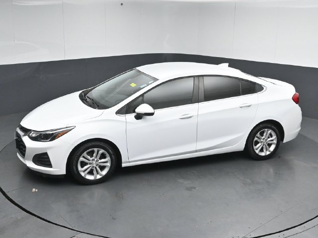 Used 2019 Chevrolet Cruze LT w/ Convenience Package FWD image 46