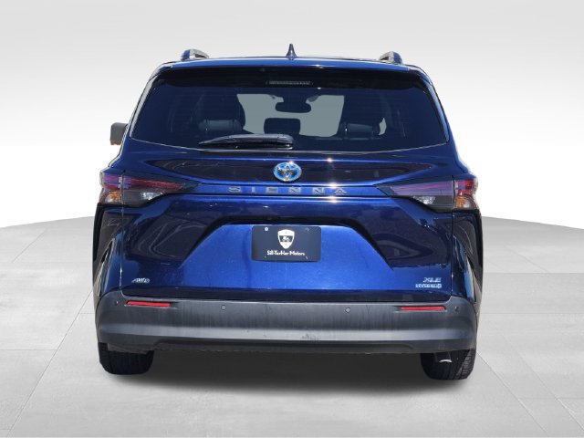 Used 2024 Toyota Sienna XLE AWD/4WD image 8