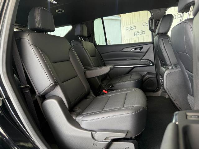 Used 2025 Chevrolet Traverse LT FWD image 9