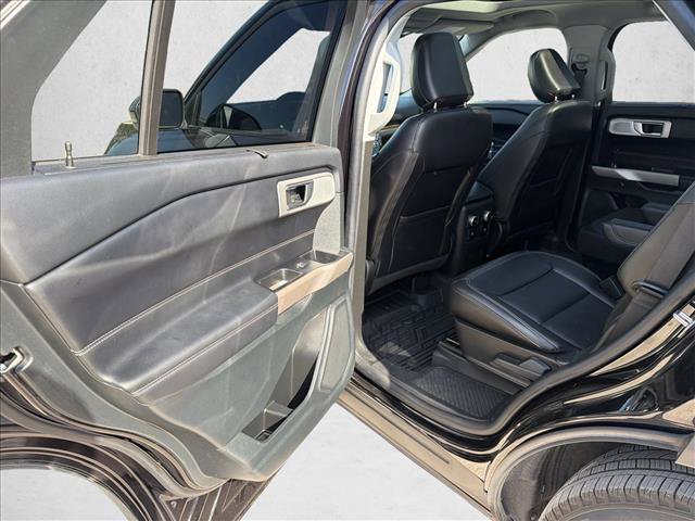 Certified 2023 Ford Explorer Limited w/ Limited Technology Package RWD image 17