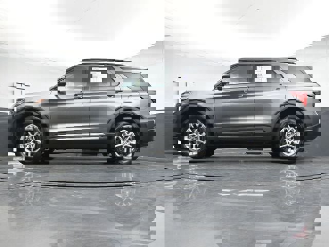Certified 2025 Ford Explorer Active AWD/4WD image 33