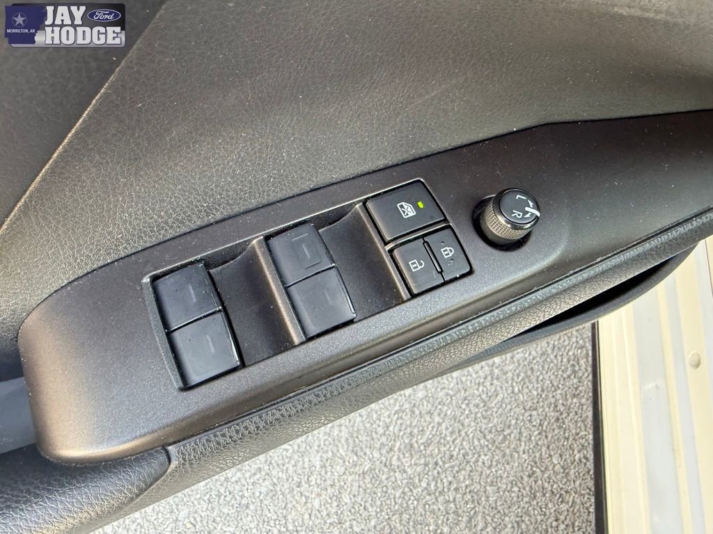 Used 2024 Toyota Camry SE w/ Convenience Package image 12