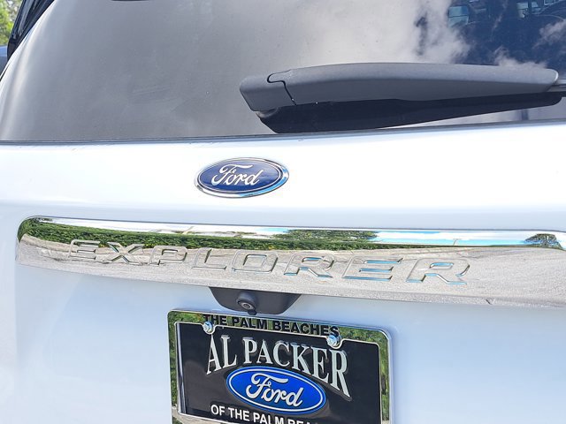Certified 2020 Ford Explorer XLT w/ Equipment Group 202A image 10