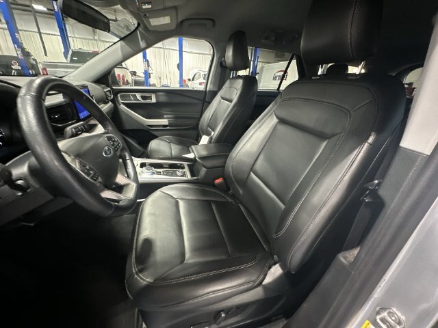 Certified 2023 Ford Explorer XLT w/ Equipment Group 202A AWD/4WD image 17