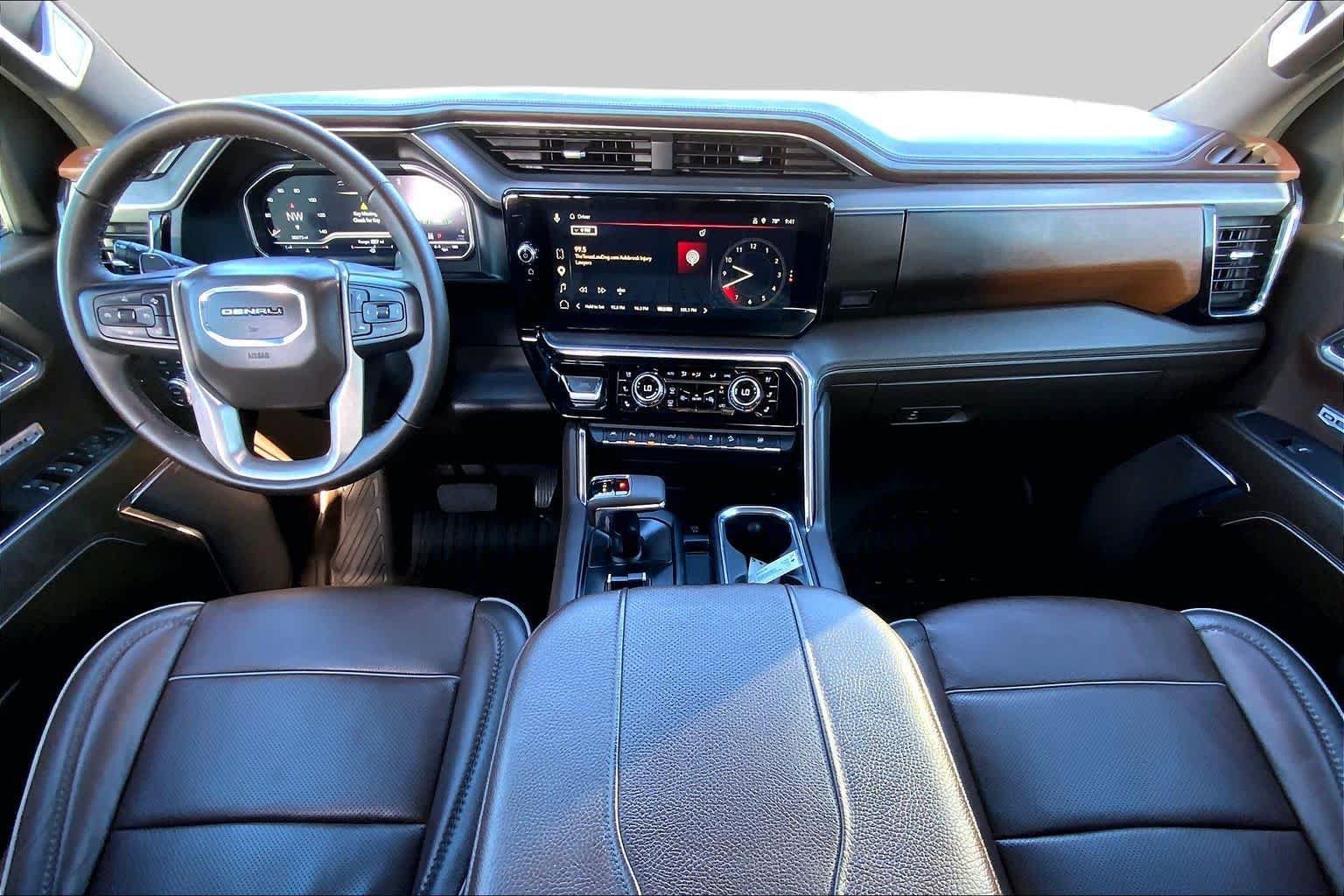 Used 2024 GMC Sierra 1500 Denali w/ Denali Reserve Package AWD/4WD image 14