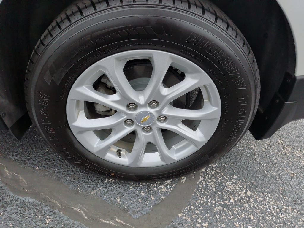 Used 2018 Chevrolet Equinox LT w/ LPO, Floor Liner Package AWD/4WD image 12