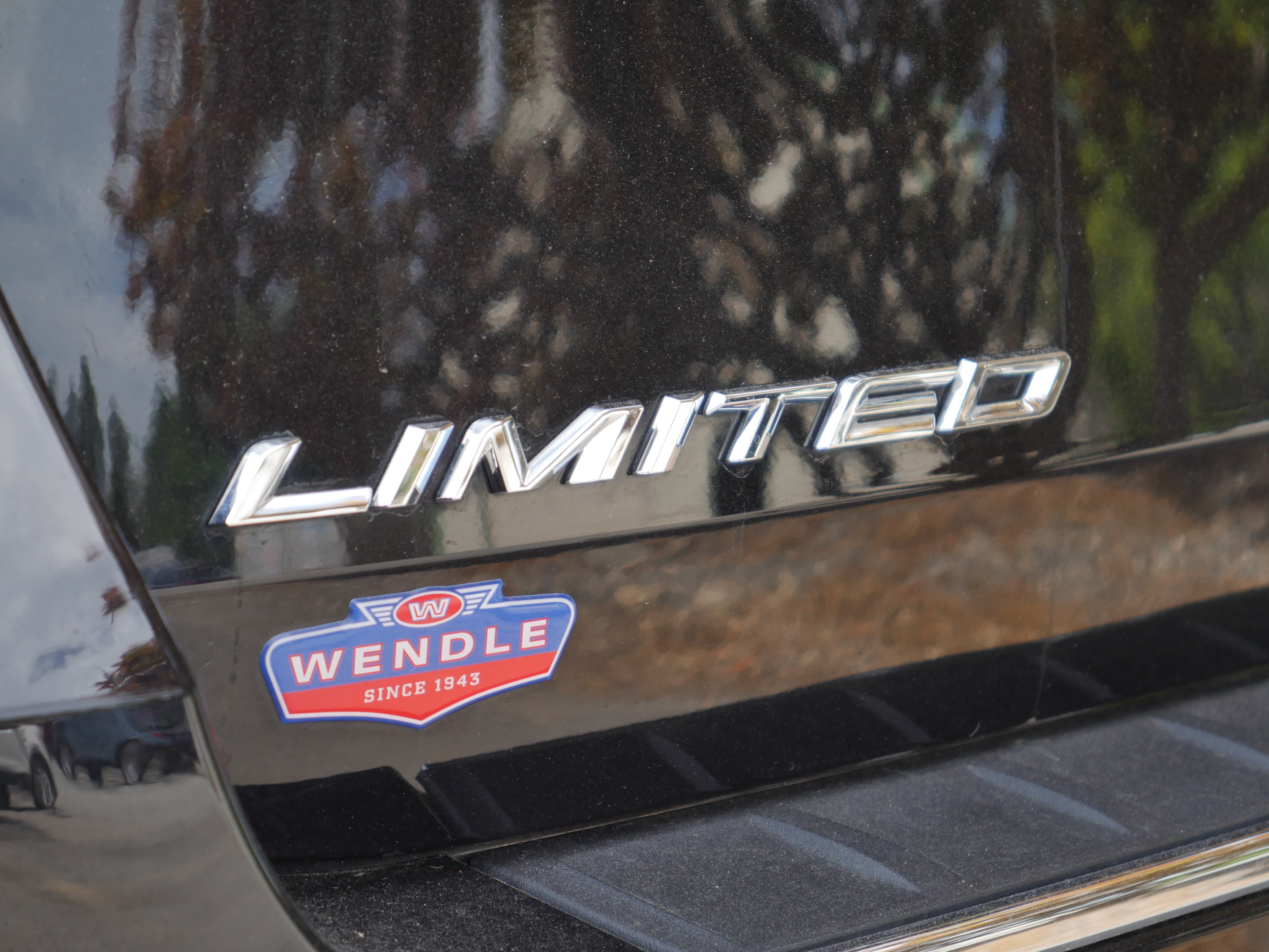 Certified 2024 Ford Explorer Limited w/ Limited Technology Package AWD/4WD image 19