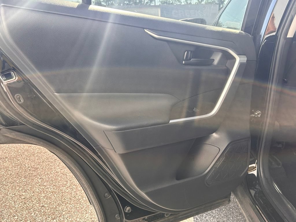 Used 2023 Toyota RAV4 LE AWD/4WD image 19