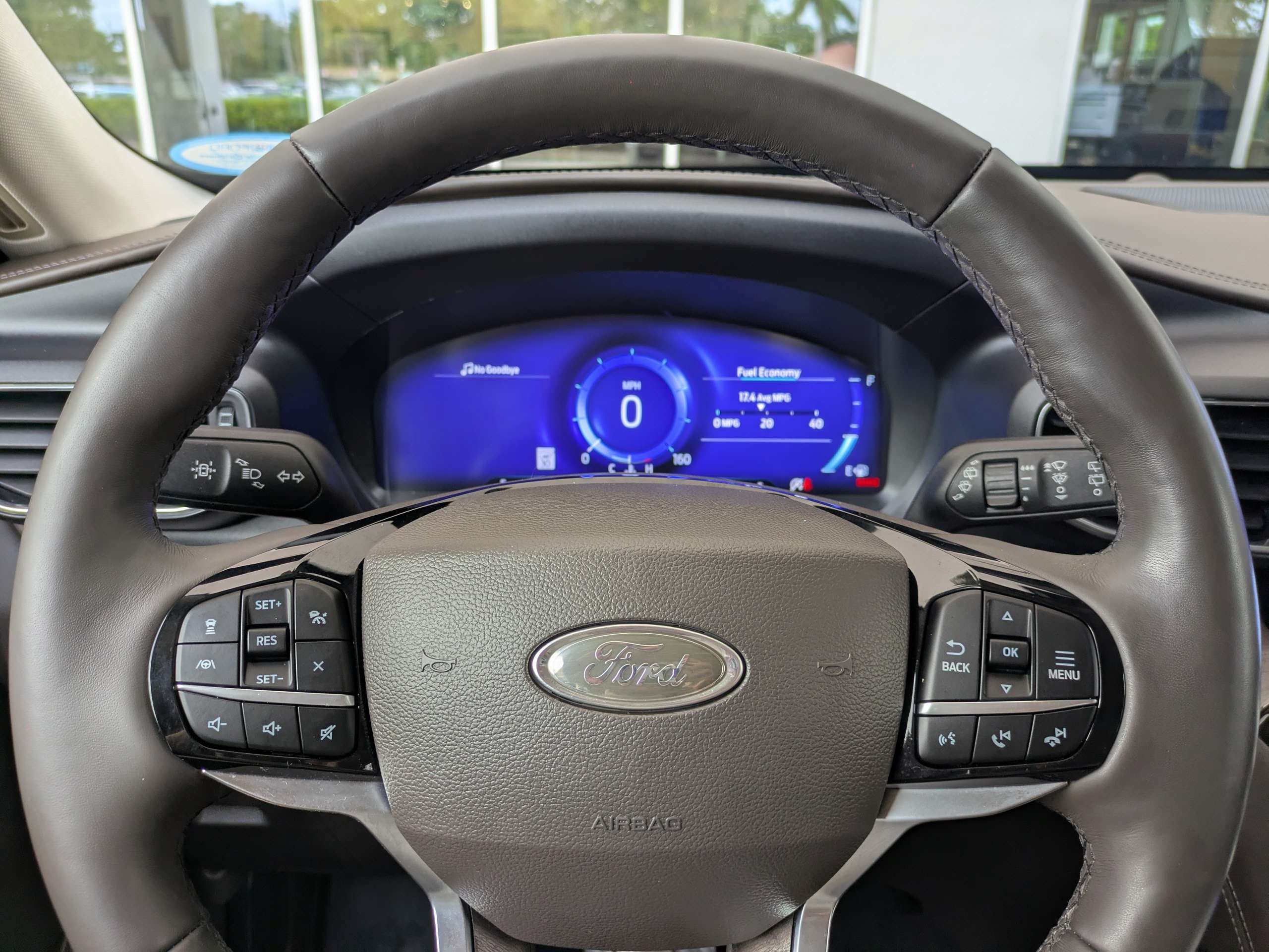 Certified 2023 Ford Explorer Platinum w/ Technology Package AWD/4WD image 31