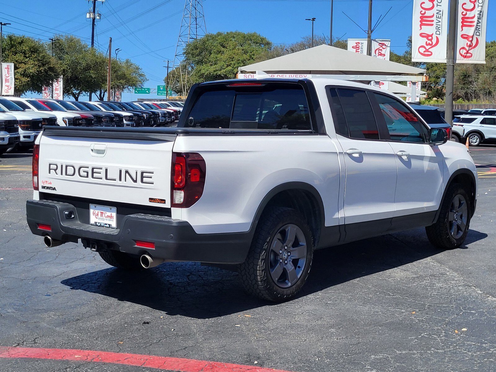Used 2025 Honda Ridgeline TrailSport image 3