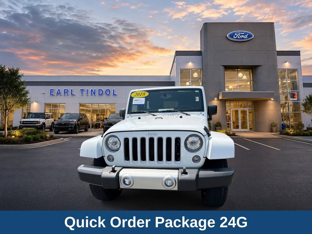 Used 2018 Jeep Wrangler Unlimited Sahara w/ Connectivity Group AWD/4WD image 3