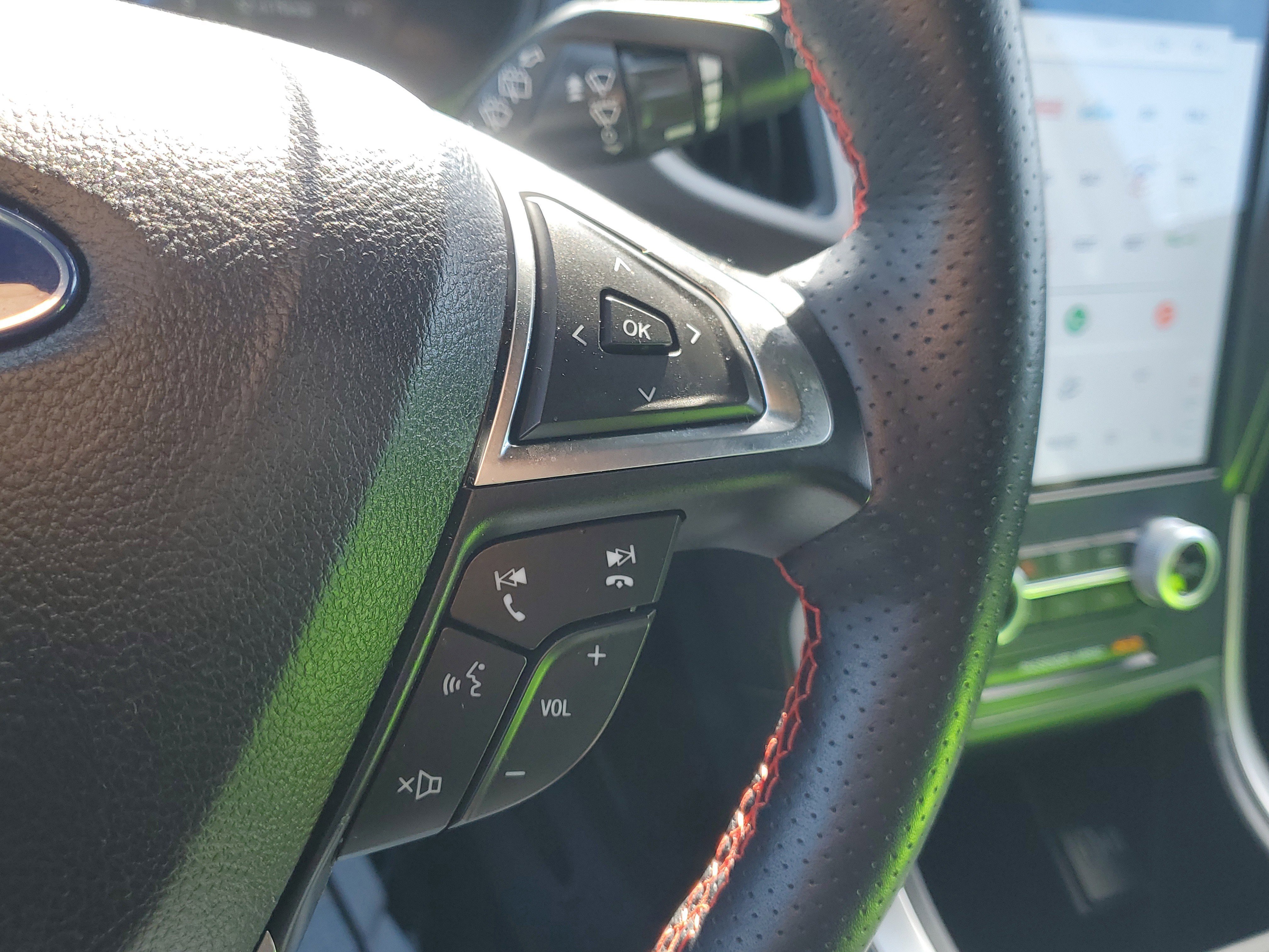 Certified 2023 Ford Edge ST-Line image 24