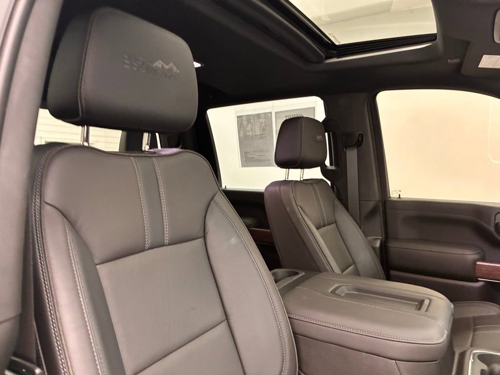 Used 2021 Chevrolet Silverado 3500 High Country image 27