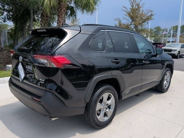 Used 2024 Toyota RAV4 XLE AWD/4WD image 6