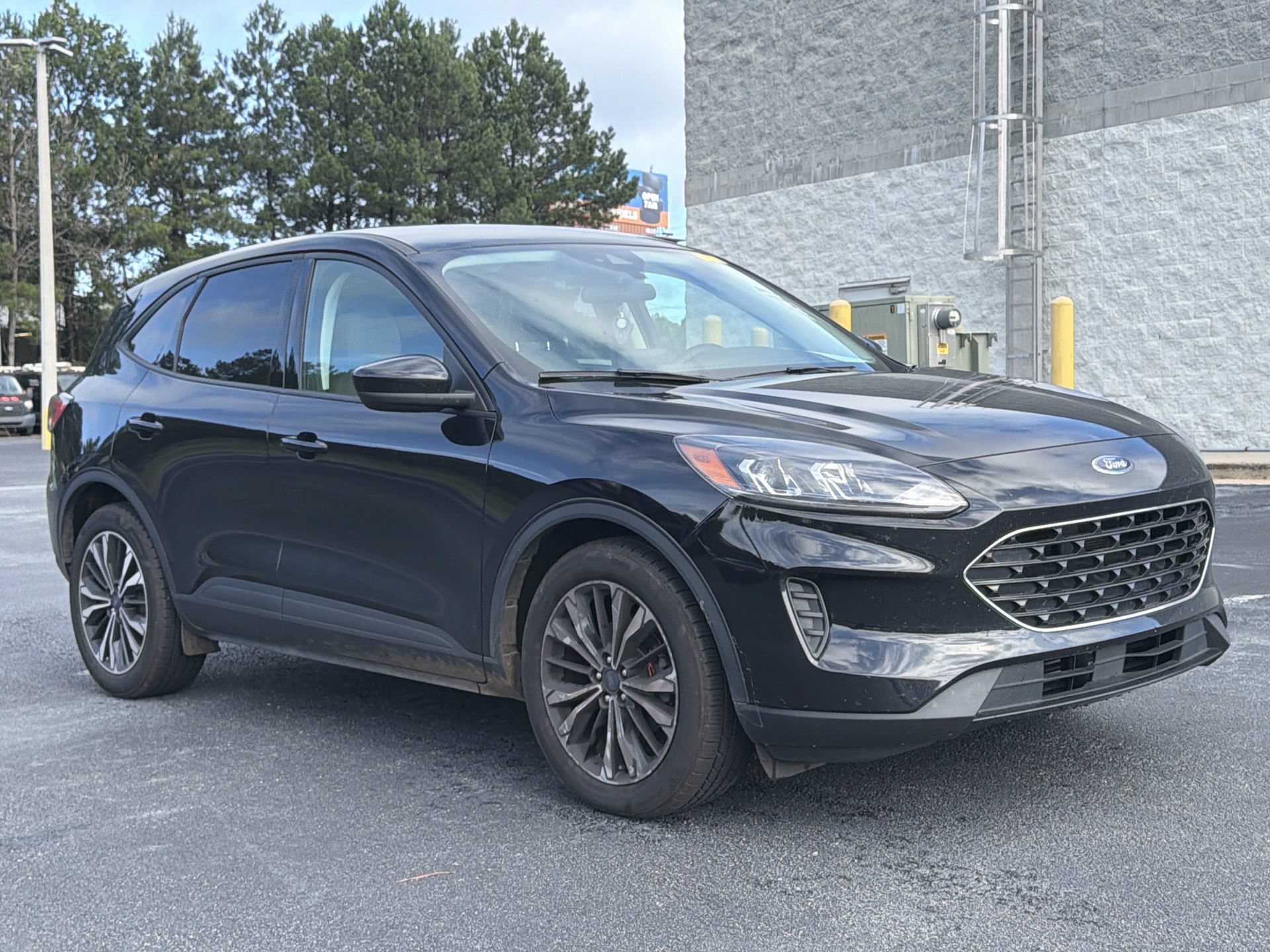 Certified 2022 Ford Escape SE w/ SE Sport Appearance Package FWD image 8