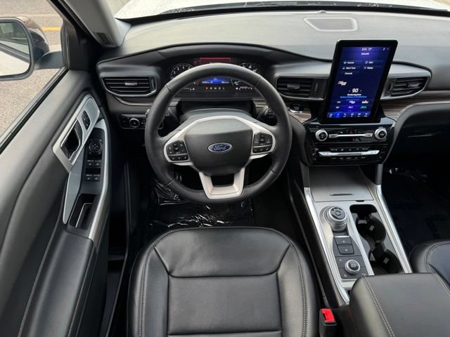 Certified 2024 Ford Explorer Limited w/ Limited Technology Package AWD/4WD image 11