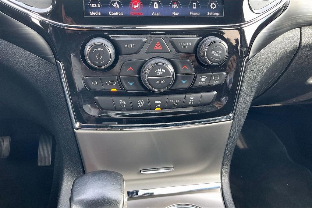 Used 2021 Jeep Grand Cherokee Laredo X image 32