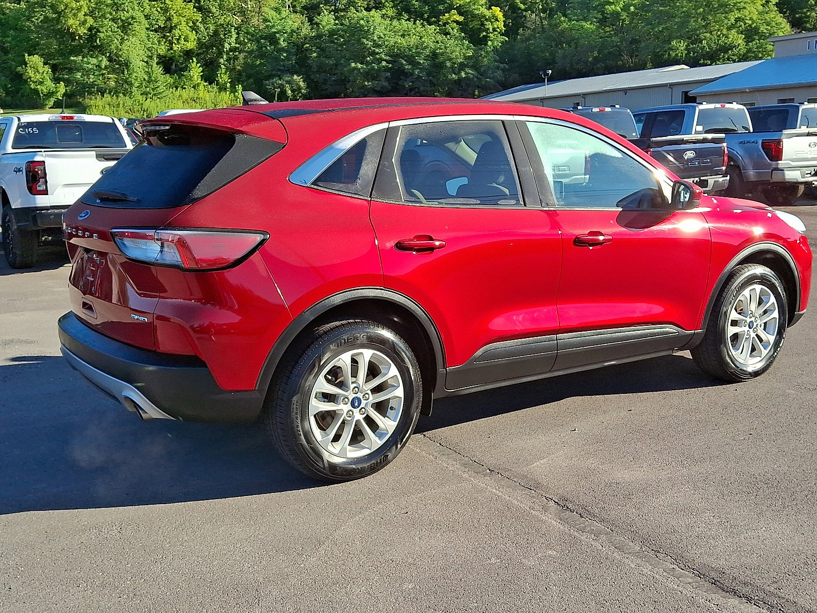 Certified 2020 Ford Escape SE image 11