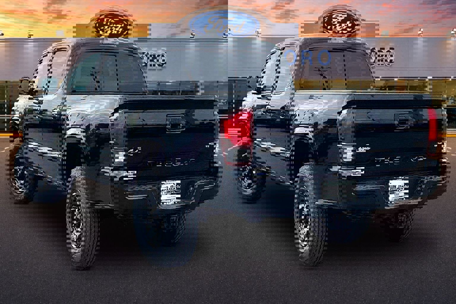 Used 2021 Toyota Tacoma SR AWD/4WD image 2