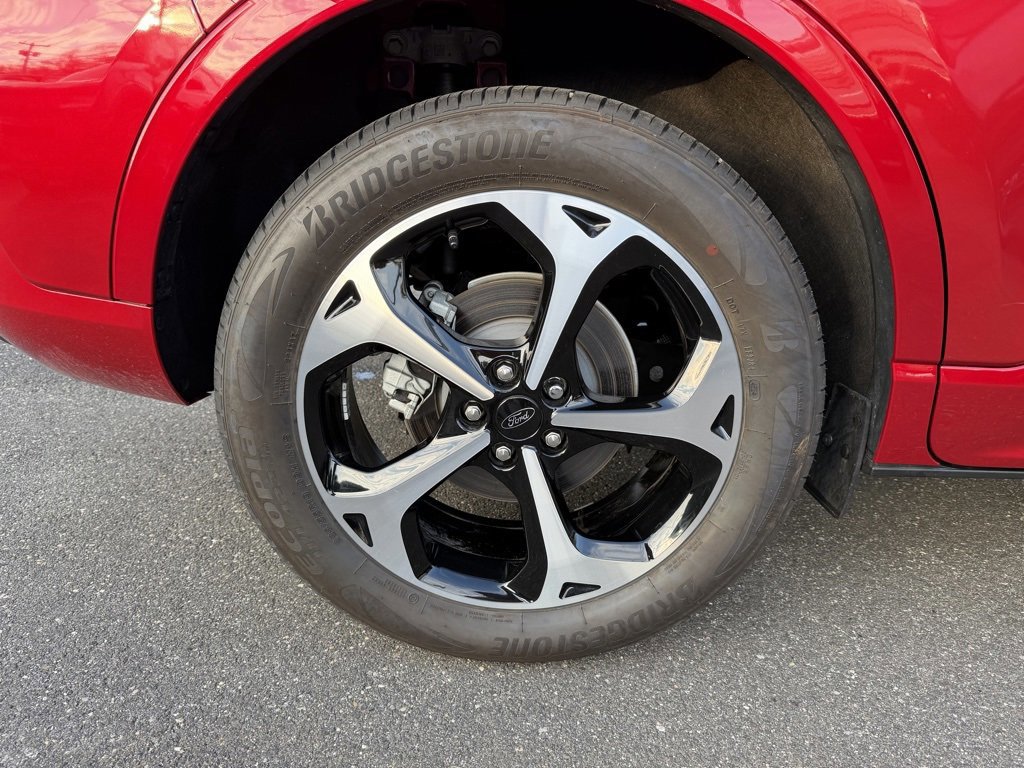 Certified 2025 Ford Escape ST-Line Elite w/ Premium Technology Package image 12
