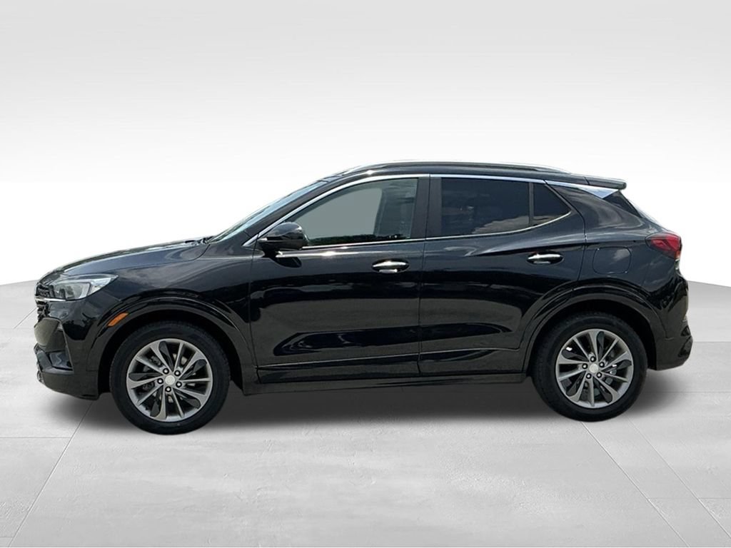 Used 2023 Buick Encore GX Select w/ Sport Touring Package FWD image 3
