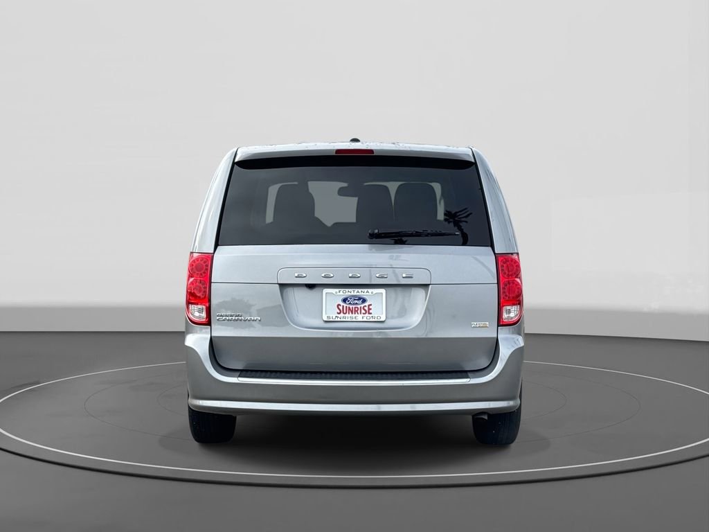 Used 2018 Dodge Grand Caravan SE w/ UConnect Hands-Free Group image 6