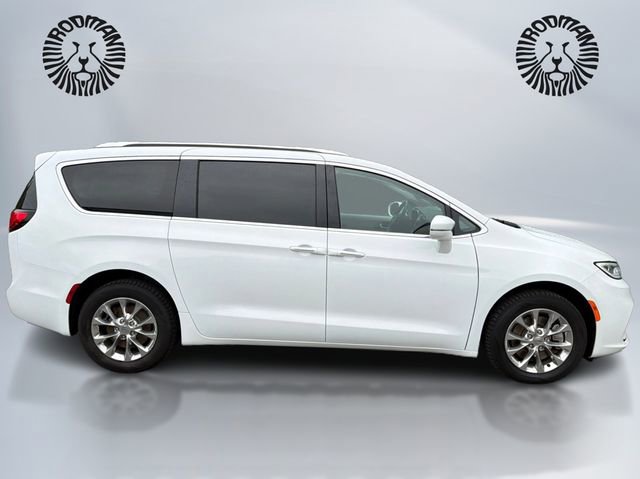 Used 2021 Chrysler Pacifica Touring-L AWD/4WD image 4