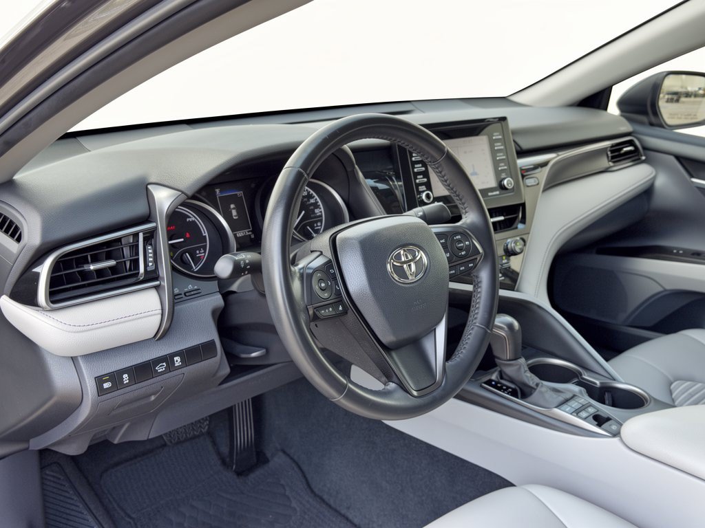 Used 2023 Toyota Camry SE FWD image 4