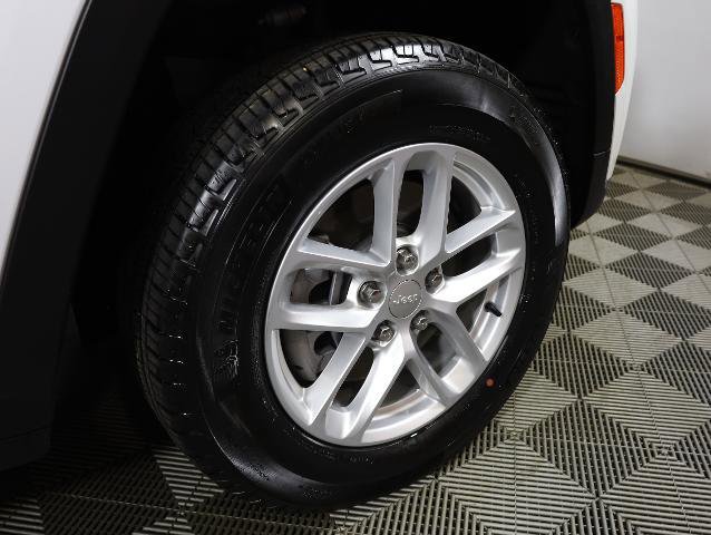 Used 2023 Jeep Grand Cherokee L Laredo image 36
