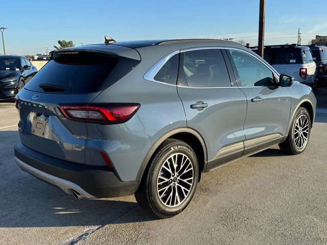 Certified 2025 Ford Escape SE w/ PHEV Premium Package image 5