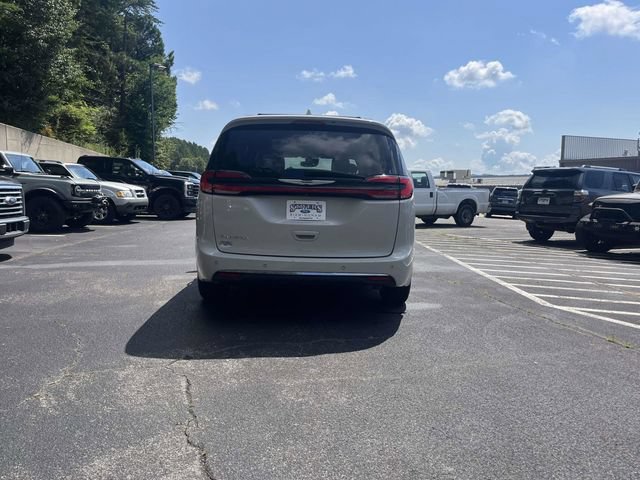 Used 2021 Chrysler Pacifica Touring-L FWD image 5