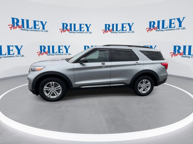 Certified 2023 Ford Explorer XLT image 3