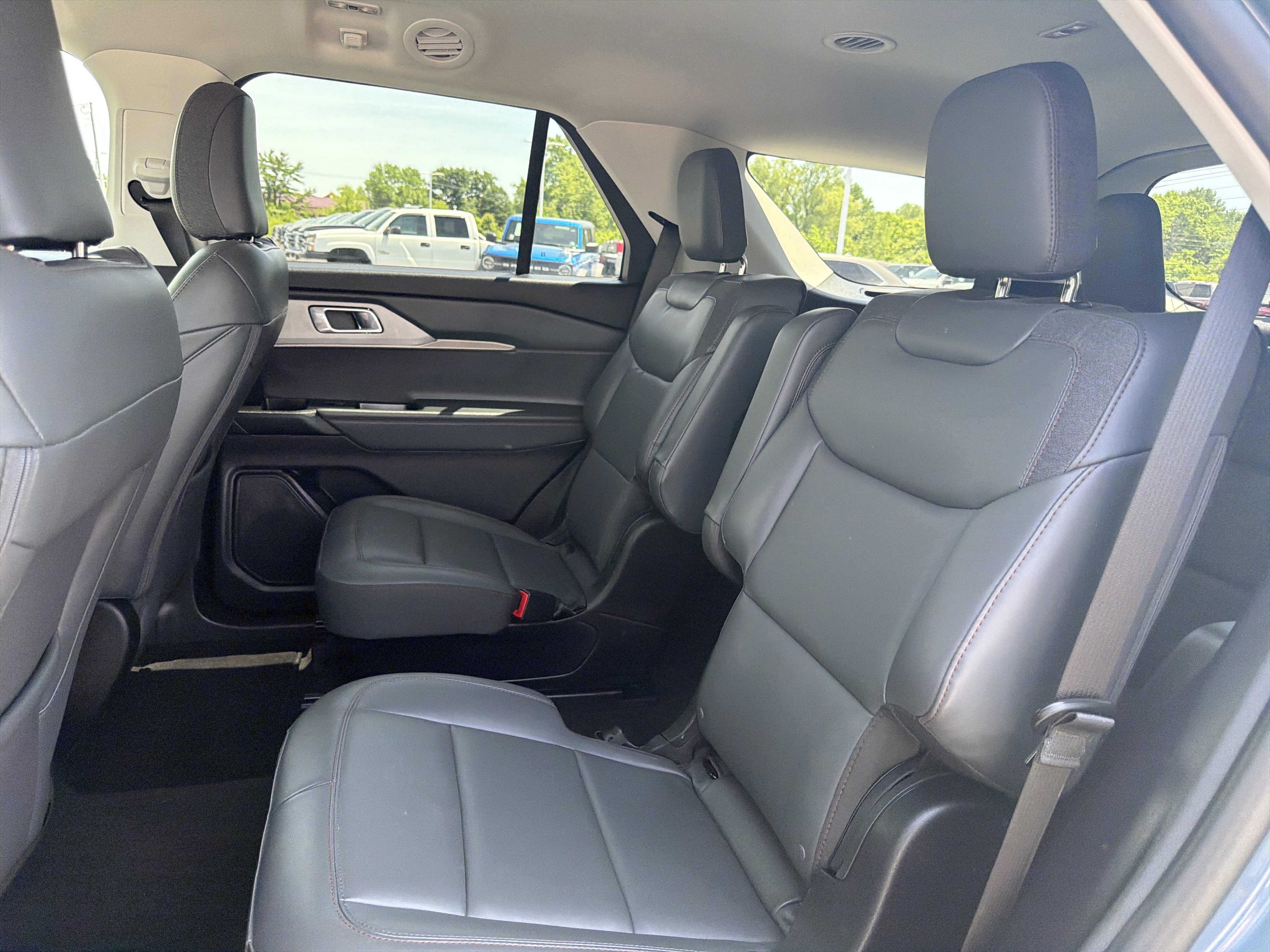 Certified 2026 Ford Explorer Active w/ Active Comfort Package AWD/4WD image 13