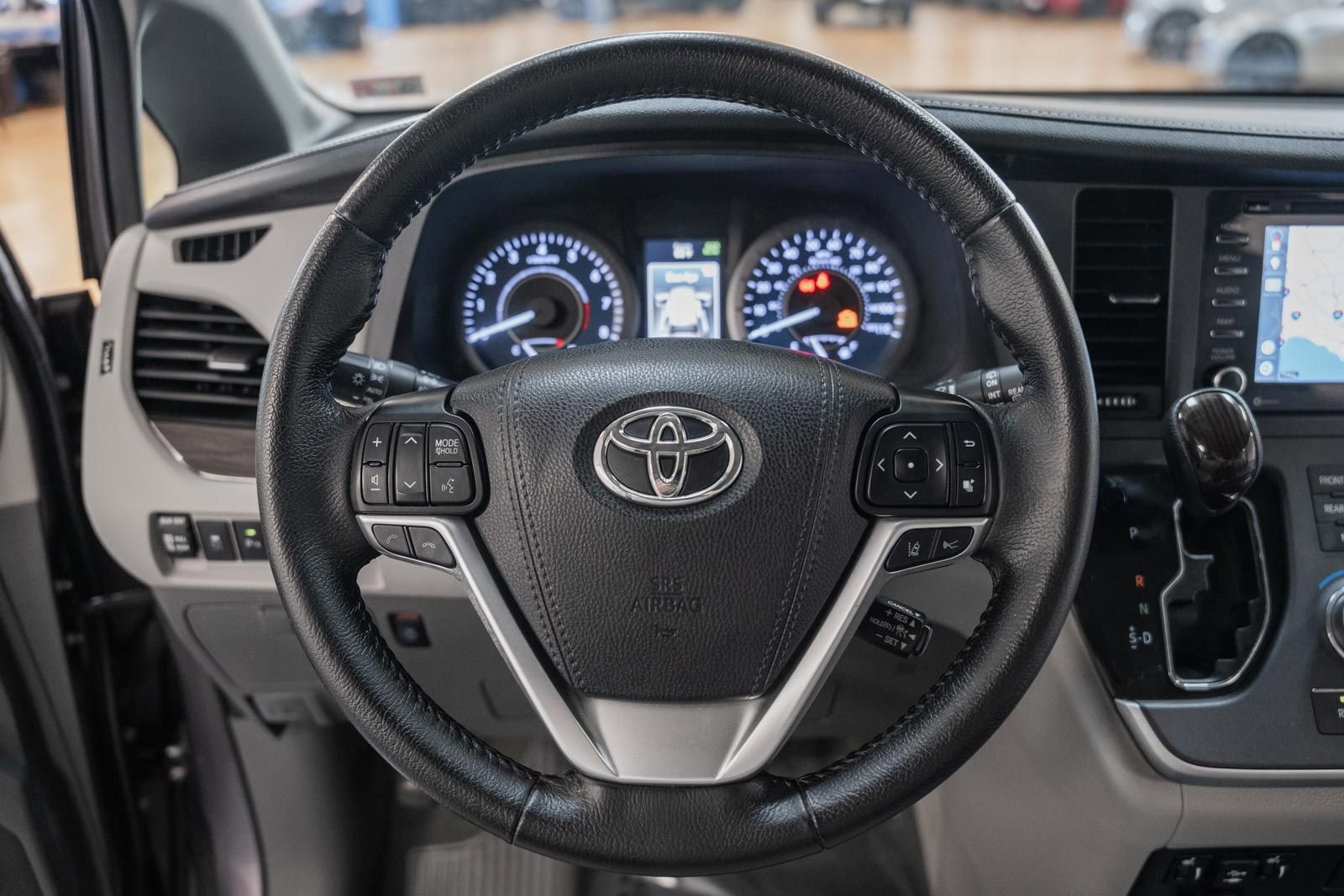 Used 2020 Toyota Sienna XLE w/ XLE Navigation Package image 36