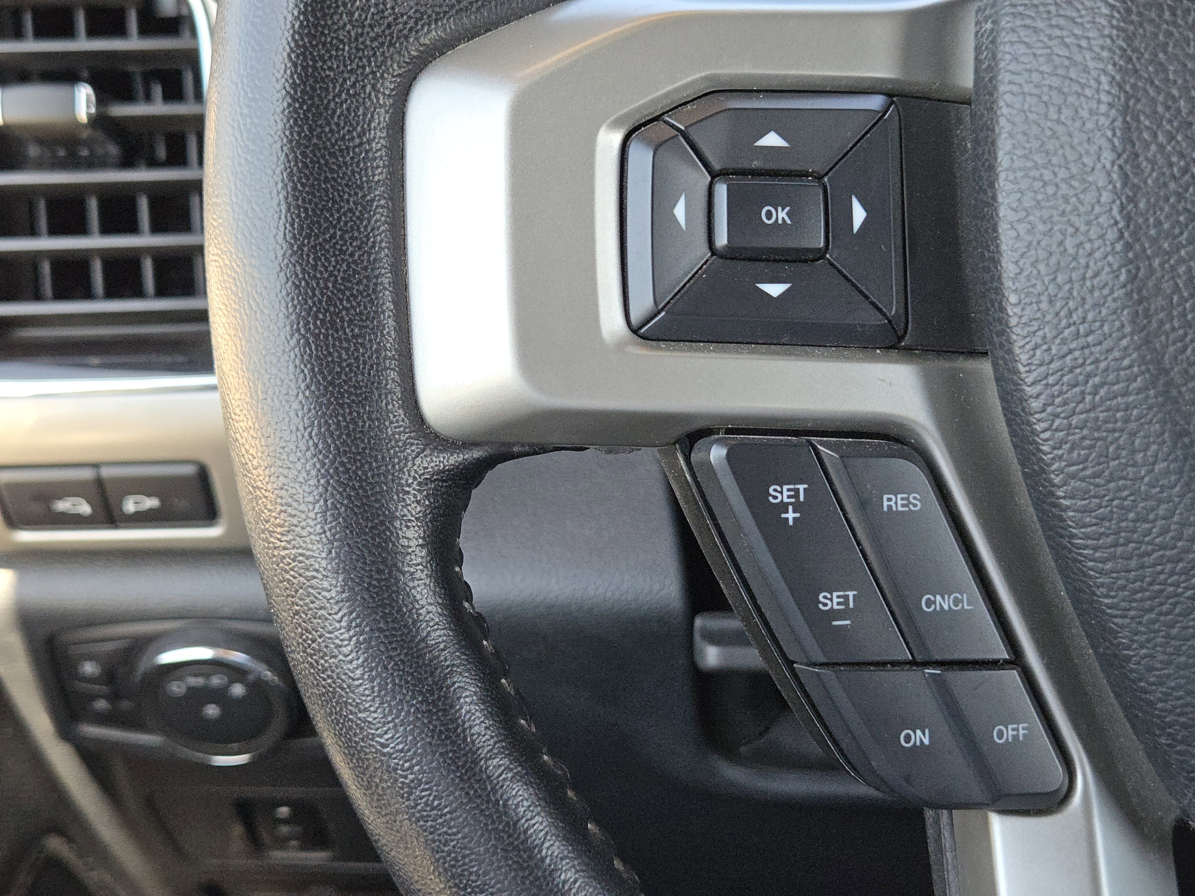 Certified 2022 Ford F250 Lariat w/ Lariat Value Package image 25